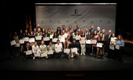 Educación felicita a los 37 alumnos y alumnas galardonados con los premios extraordinarios